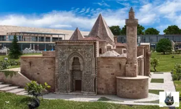 Divriği Ulu Camii minyatür maketi – MiniatureArt fotoğraf 1