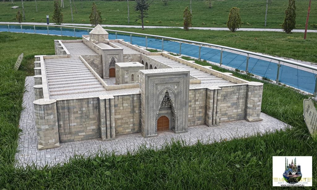 Çifte minareli medrese maketi