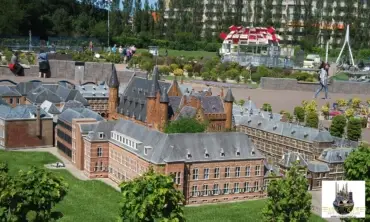 Binnenhof Maatschappelijk minyatür maketi – MiniatureArt fotoğraf 9