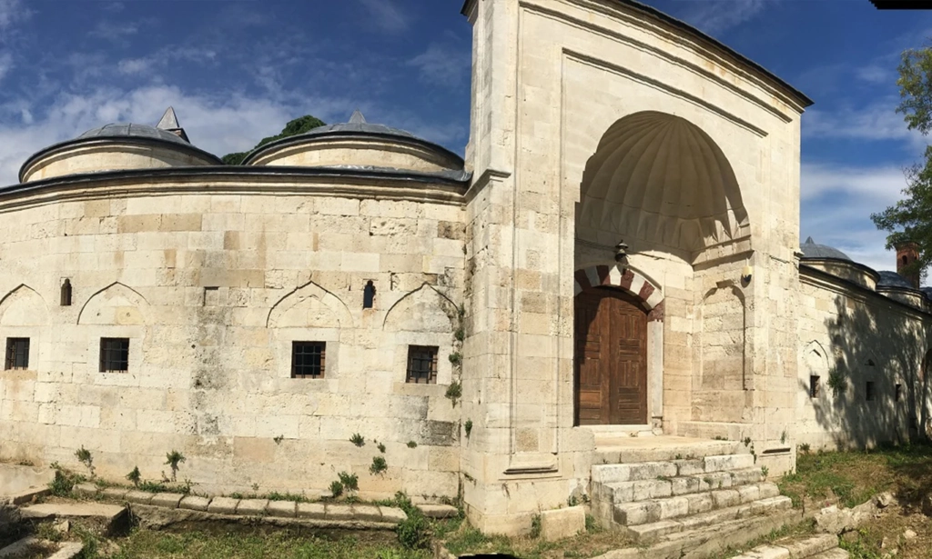 Peykler Medresesi dış cephesi