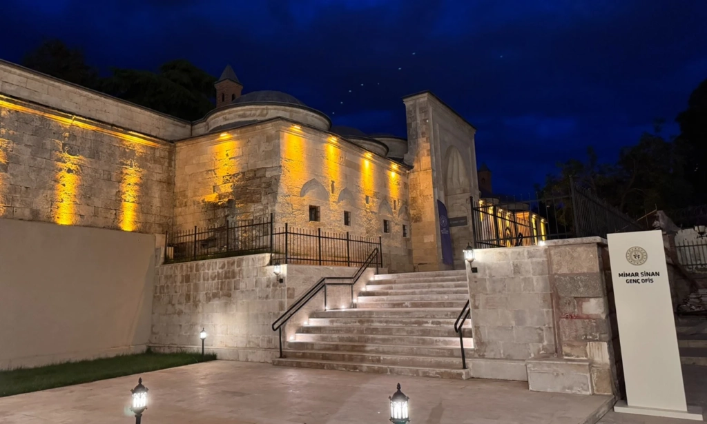 Mimar Sinan Müzesi gece görünümü, Edirne